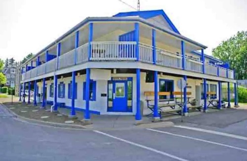 Historic Old Town Hotel | Historical Waterfront King George Inn 2