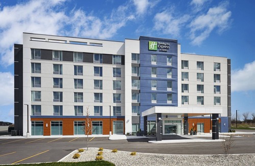 Lakeshore Hotel | Holiday Inn Express & Suites Windsor East - Lakeshore by IHG