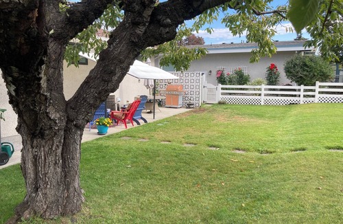 Central Okanagan House | Home Away From Home Downtown/Glenmore