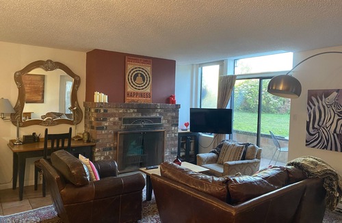 Kitsilano House | Home away from home in the heart of Kitsilanon