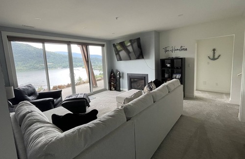 Sicamous House | Hooked Lakehouse perched over Mara Lake