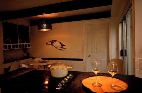 Upper Lonsdale House | Hot-Tub & Cold Plunge-Ocean & Mtn View Bright 2-BR