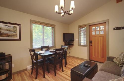 Port Renfrew House | Hot Tub - Pet Friendly - Cozy Escape with Fire Pit