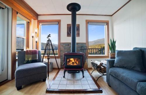 Port Renfrew House | Hot tub - Sauna - Panoramic Ocean View THE POINT - Pet Friendly
