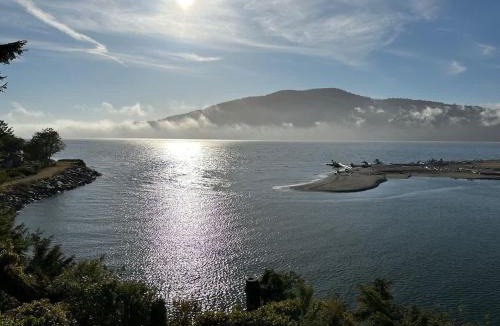 Port Renfrew House | Hot tub - Sauna - Panoramic Ocean View THE POINT - Pet Friendly