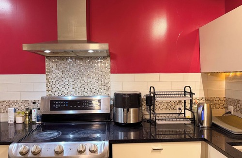 Saint-Augustin-de-Desmaures House | Huge, immaculate Chris manor house 5 minutes from amusement park and gym