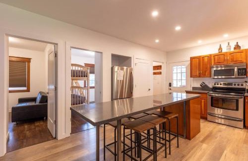 East Kootenay Ski Chalet | Huckleberry Lodge by Fernie Central Reservations