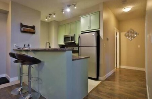 Fernie Apartment | Huge Penthouse/4-Story Views/Hot Tub