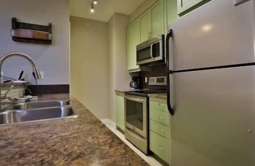 Fernie Apartment | Huge Penthouse/4-Story Views/Hot Tub