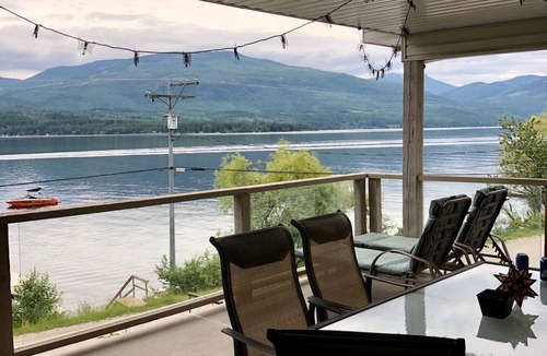 Blind Bay Condo | Hummingbird Bay Lake Shore Getaway
