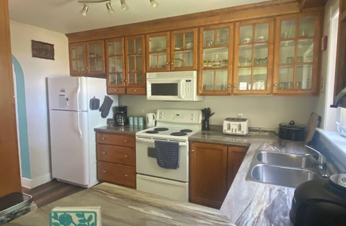 Prince County House | Hummingbird Landing! Salty air and Sunsets awaits!