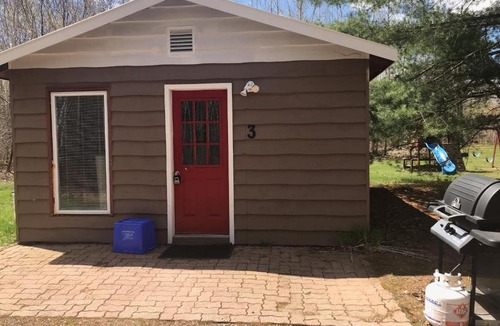 Purdy Bed & Breakfast | Hush Lodge and Cottages
