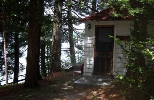 Algonquin Highlands Cabin | Idyllic Lakeside Getaway on Boshkung Lake in Ontario, Canada