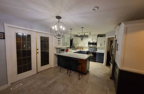 Surrey House | Independent Bungalow Near Whit Rock Beach - Vancouver