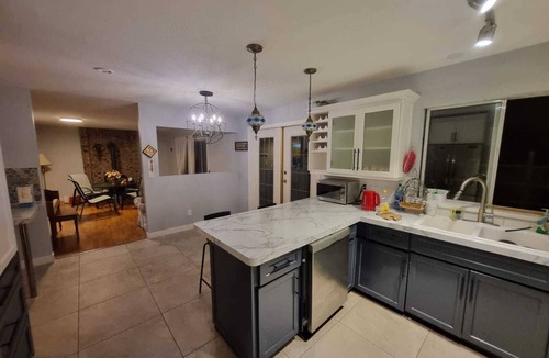Surrey House | Independent Bungalow Near Whit Rock Beach - Vancouver