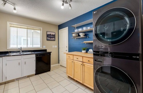 Southeast Calgary House | "Indigo" 3 Bed Home With Style