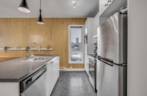 La Cite-Limoilou Apartment | Initial Artsy Québec