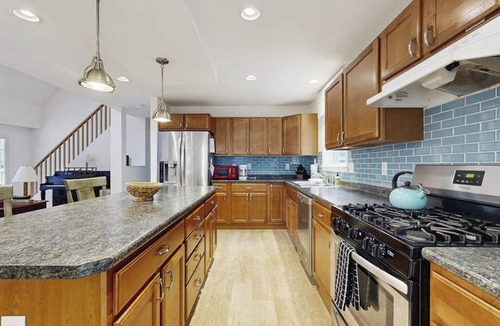 Southport House | Island Pines- Secluded Dog-Friendly Getaway w/Free WiFi, Private Washer/Dryer, Furnished Deck