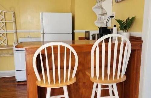 Munjoy Hill Apartment | Island View House BnB Self Check-In # 5/Free off- Street parking