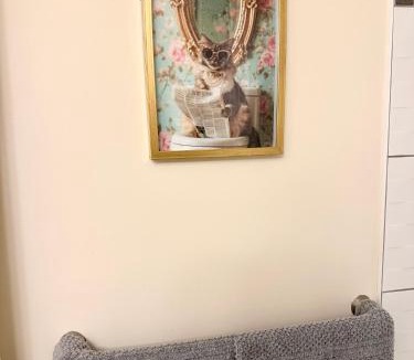 Hollyburn House | Ivy s House