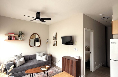 East Clayton House | jackson rose - cozy, all in one private suite