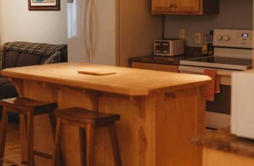 Twillingate Apartment | Jagged Rocks