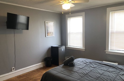 Warwick House | Java Suite #1