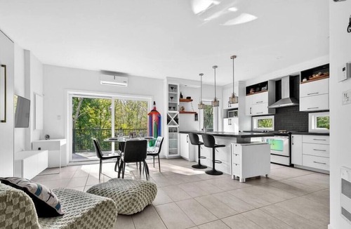 Communaute-Urbaine-de-l'Outaouais Apartment | JGR Bright 1BR | Quiet & Comfortable