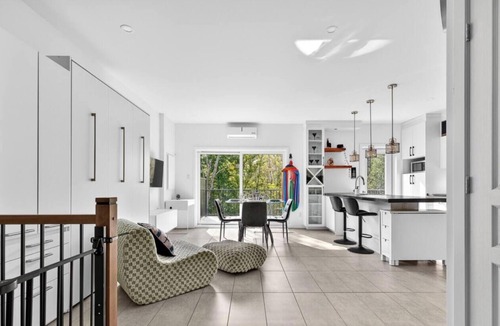 Communaute-Urbaine-de-l'Outaouais Apartment | JGR Bright 1BR | Quiet & Comfortable