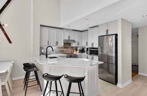 Mont-Tremblant Pedestrian Village Apartment | Johannsen 107 - Tremblant a Louer