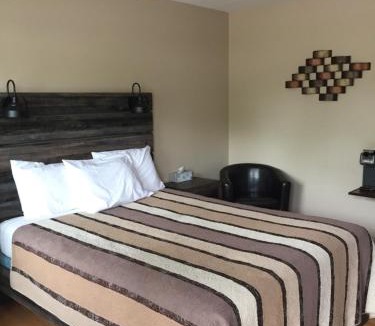 Fort Nelson Hotel | Kacee's Northern Suites