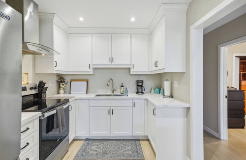 Gravenhurst Cottage | Kahshe House: Newly Reno'd Summer Retreat