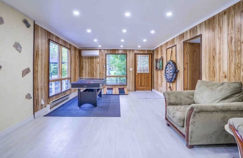 Coboconk Cabin | Kawartha lakes cottage with hottub