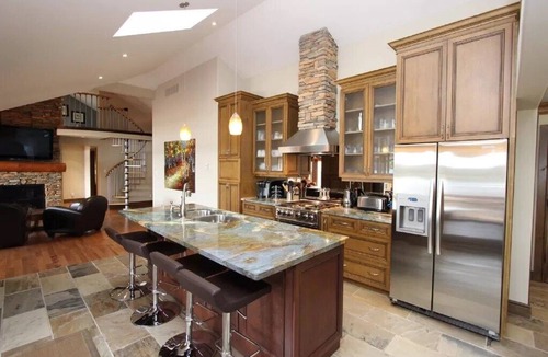 Fenelon Falls Cottage | Kawartha Lakes Waterfront, Hot Tub & Steam Room
