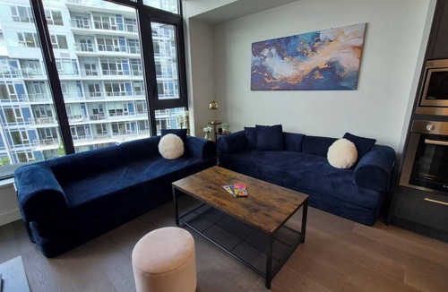 South Pandosy Apartment | Kelowna Aqua Waterfront Rental