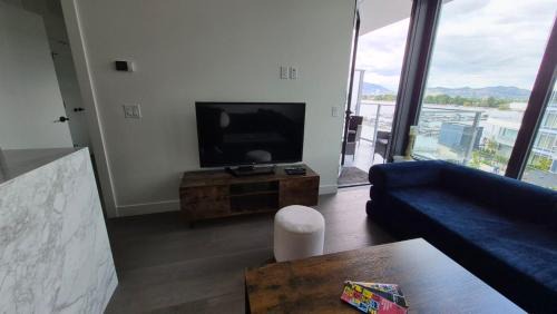South Pandosy Apartment | Kelowna Aqua Waterfront Rental