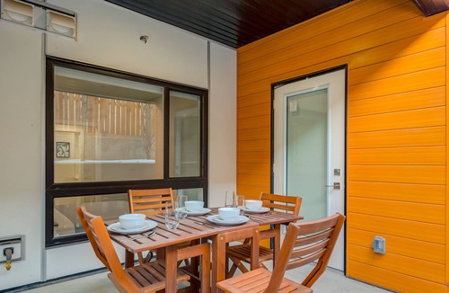 Shaganappi Apartment | King bed, Ground Floor Suite, Pet Friendly