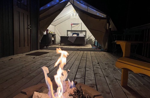Ingramport Cabin | KoKo Bay:GLAMPING: Where Glamour meets Nature! Mix of Hilton Hotel and Camping!