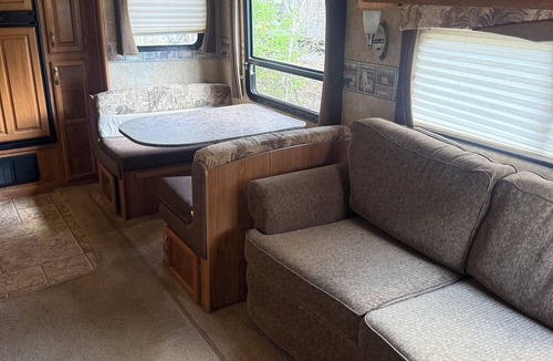 Dover House | KY Lake Camper w/ Private Dock Access Walk to Fat Daddy’s & Standing Rock Creek