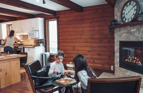Saint-Faustin-Lac-Carre Ski Chalet | ⛳ L'Eden - Air Conditioning - Golf - Swimming Pool (June through September) - Spa - Pool Table