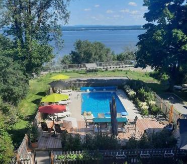 Saint-Jean-de-l'lle-d'Orleans Bed & Breakfast | La maison de l'île d'Orléans - B&B - déjeuner gastronomique