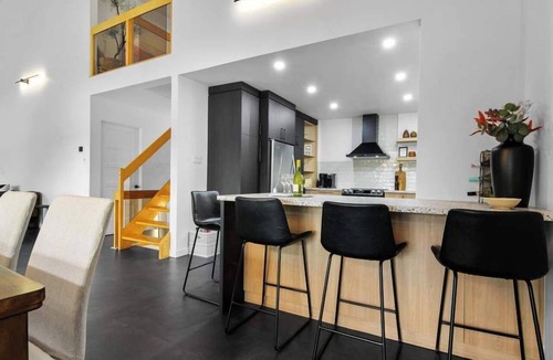 Jonquiere Ski Chalet | La Maison du Lac - Private dock & lake view