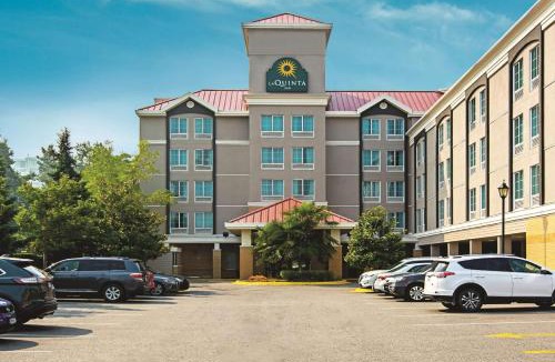 Richmond City Centre Hotel | La Quinta Inn by Wyndham Vancouver Airport