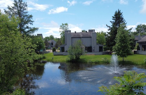 Beaupre Ski Chalet | La Traversée | Mont-Sainte-Anne | Terrace & BBQ | 2 Tvs | 2 full Bathrooms