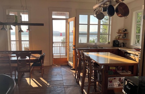 Lac-des-Plages Ski Chalet | LaCabanaDan - Waterfront, Spa, View, Pool table, 6 patios (31 NIGHTS & +)