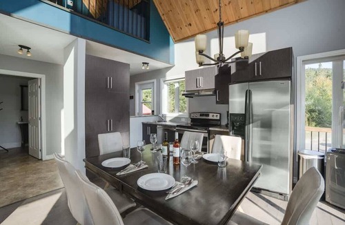 Saint-Raymond Cabin | Lake Access Chalet with Hot Tub & Fire Pit