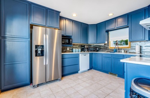 Leamington Cottage | Lake Erie Escape | Panoramic Views on 3 Floors