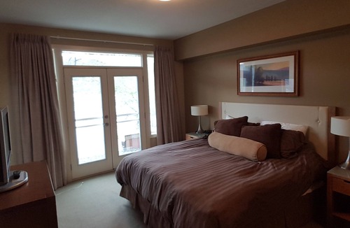 Vernon Condo | Lake Front Condo