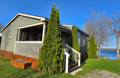 Otonabee-South Monaghan House | Lake Front Dream Cottage Resort! W-5 Star Golf Course!