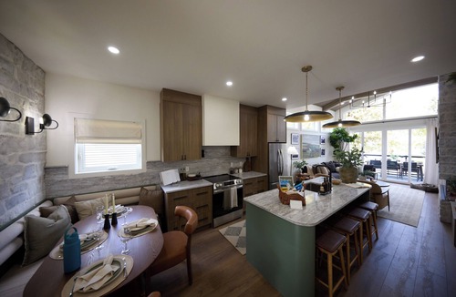 Havelock-Belmont-Methuen House | Lake House 1 A modern lake house with a west coast vibe